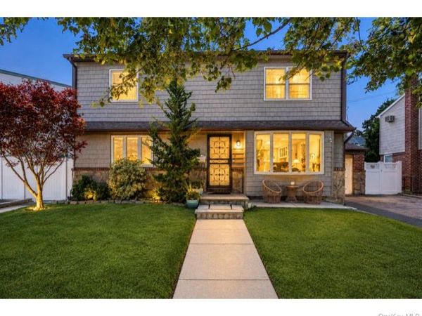 1005 Ferngate Drive , Franklin Square, NY 11010