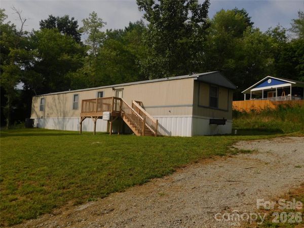 23 Piney Plains Drive , Hendersonville, NC 28739