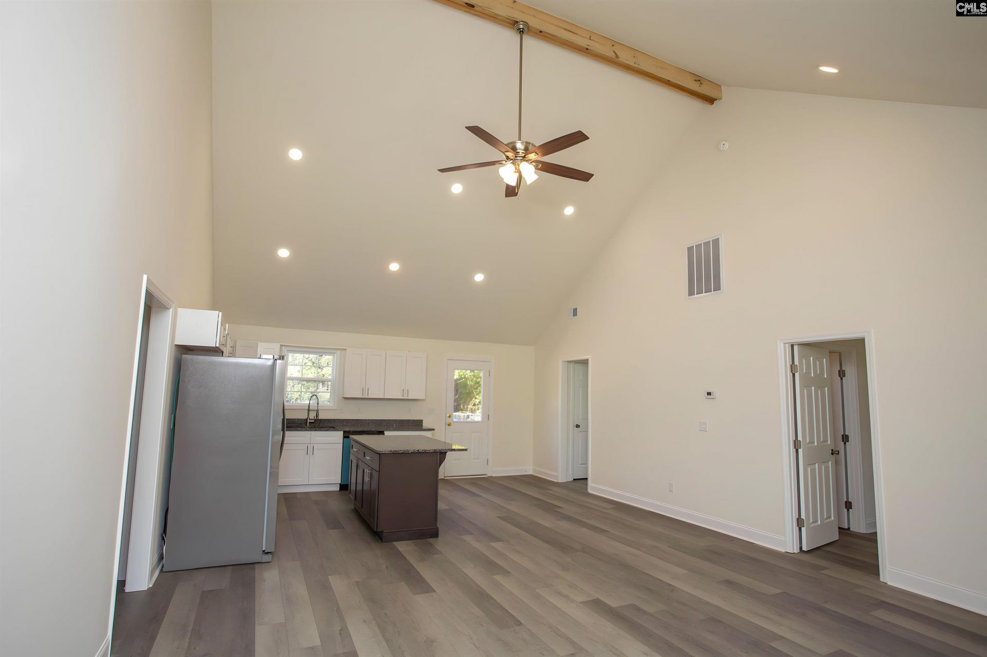 1535 E Lee Street  Photo 4