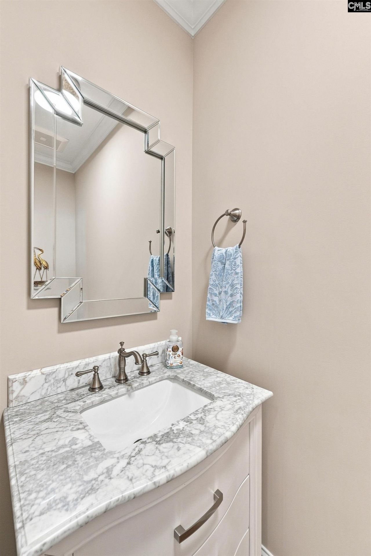 412 Bay Pointe  Photo 24