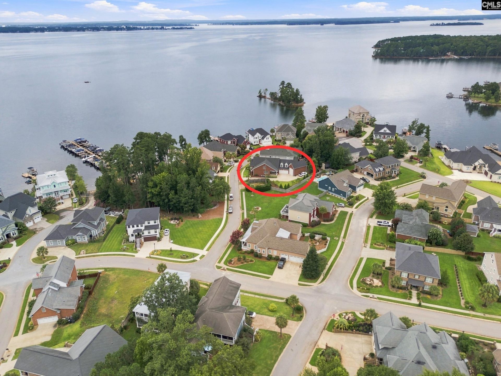 412 Bay Pointe  Photo 4