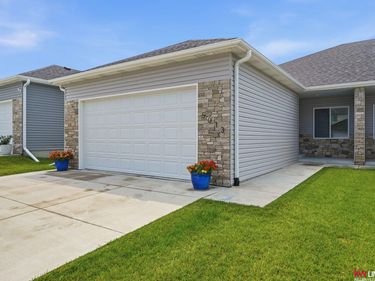 5013 W Hillsboro Drive, Lincoln, NE 68528