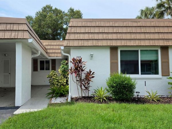 5468 RIVERBLUFF CIRCLE, Unit V-40, SARASOTA, FL 34231