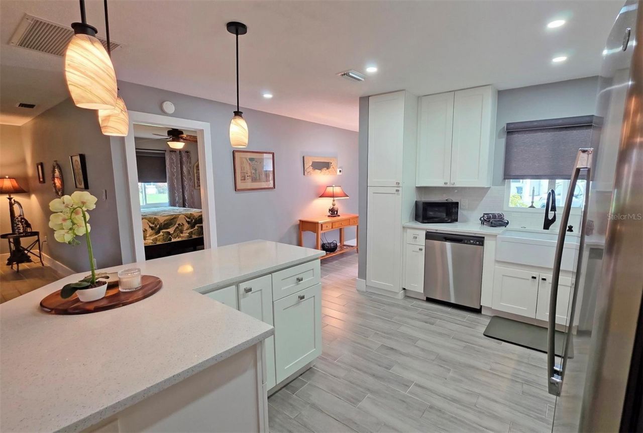 5468 Riverbluff Circle, Unit V-40, Sarasota, FL 34231 Photo