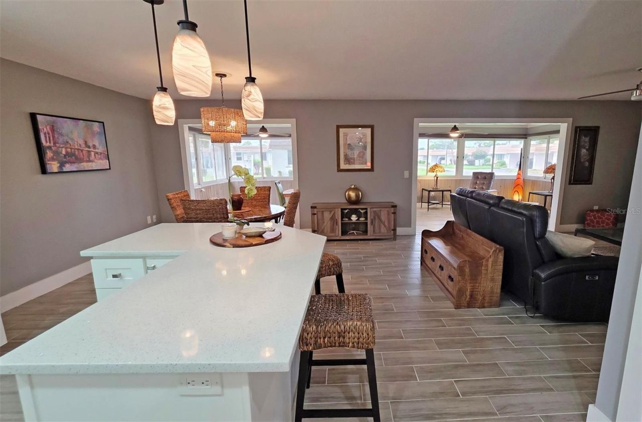 5468 Riverbluff Circle, Unit V-40, Sarasota, FL 34231 Photo