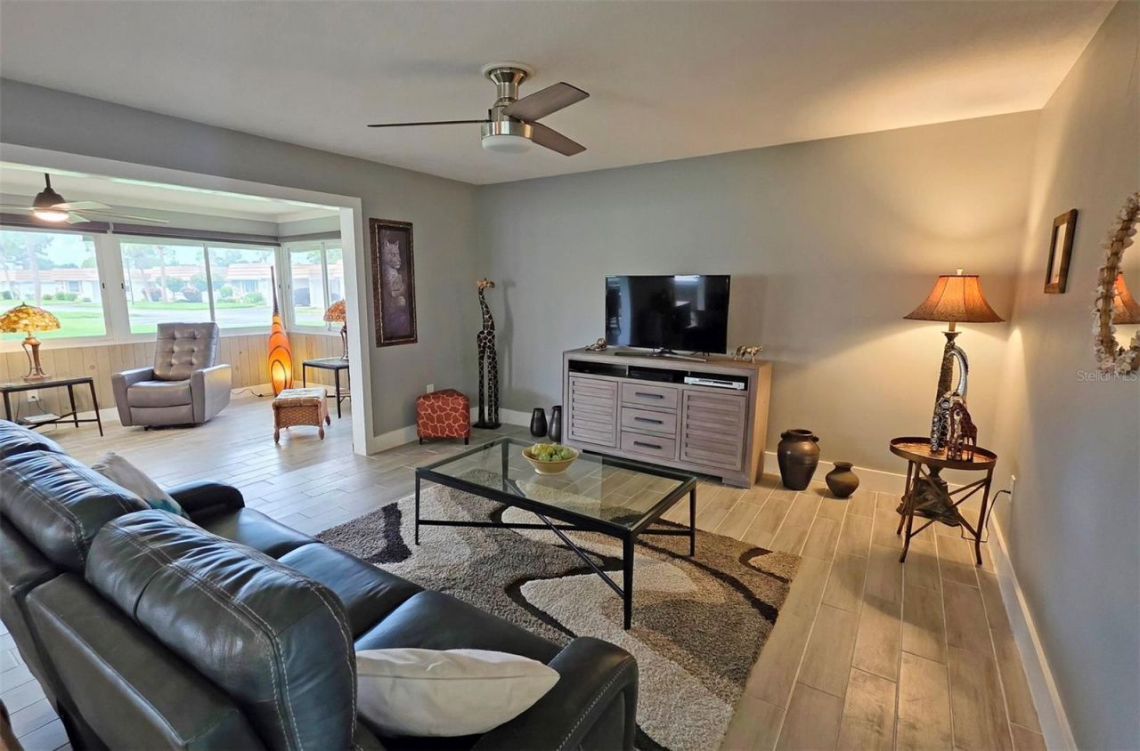 5468 Riverbluff Circle, Unit V-40, Sarasota, FL 34231 Photo