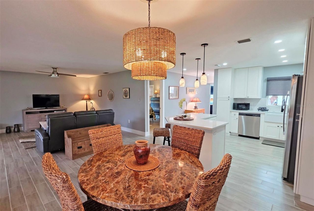 5468 Riverbluff Circle, Unit V-40, Sarasota, FL 34231 Photo