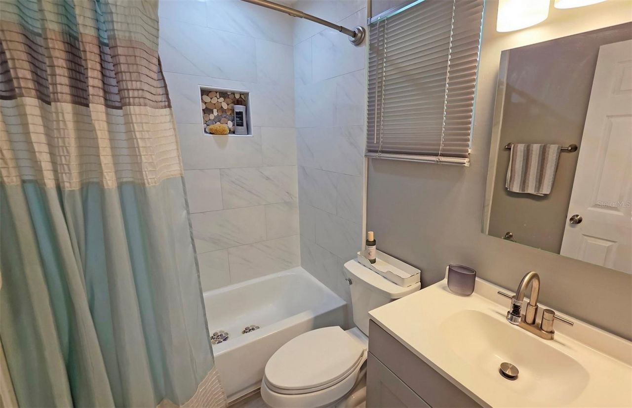 5468 Riverbluff Circle, Unit V-40, Sarasota, FL 34231 Photo