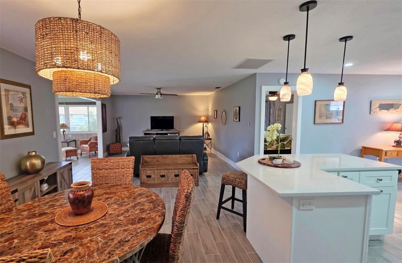 5468 Riverbluff Circle, Unit V-40, Sarasota, FL 34231 Photo