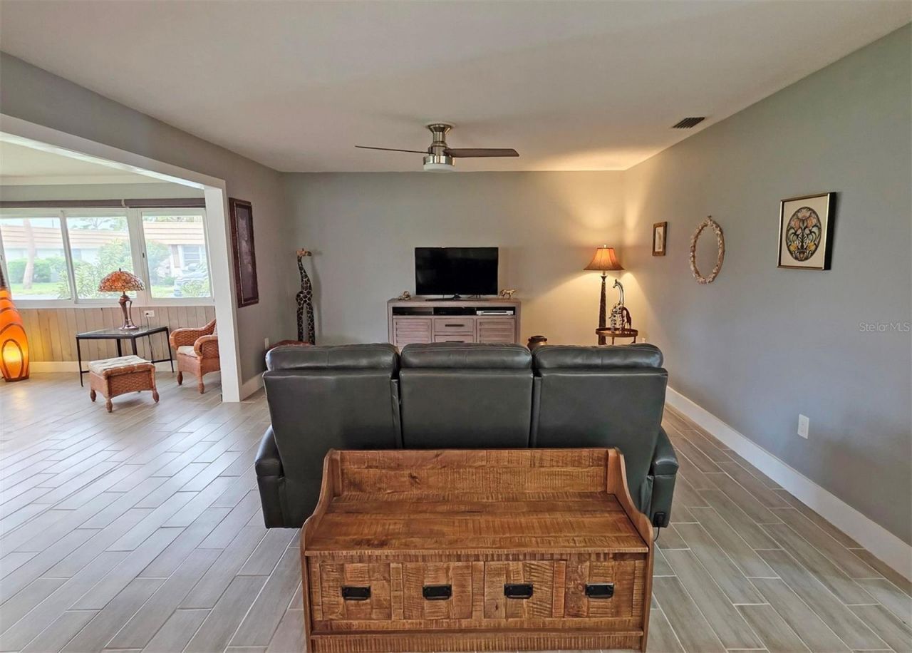 5468 Riverbluff Circle, Unit V-40, Sarasota, FL 34231 Photo