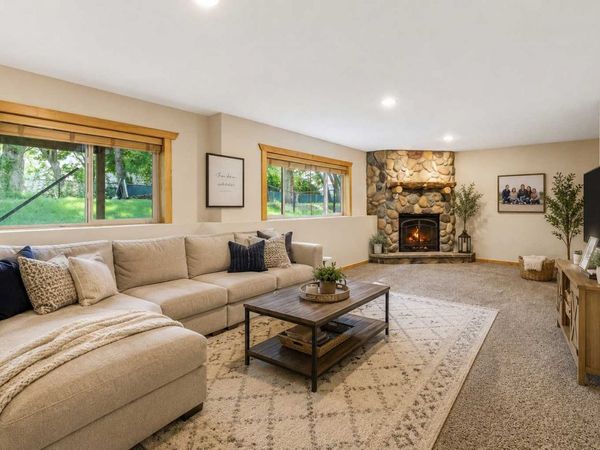9918 Kiwi Avenue N, Brooklyn Park, MN 55443