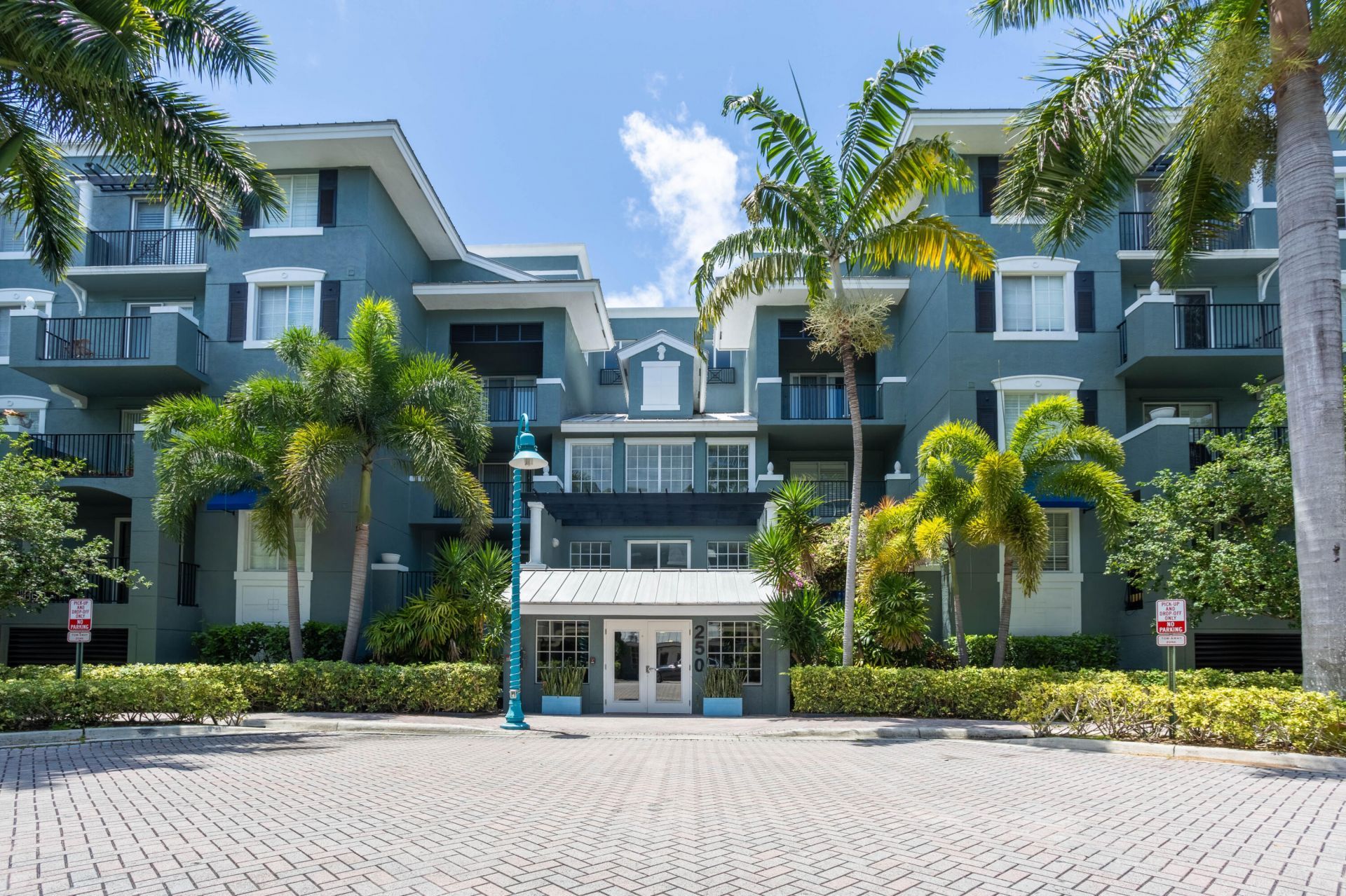 250 NE 3rd Avenue, Unit 1502, Delray Beach, FL 33444 Photo