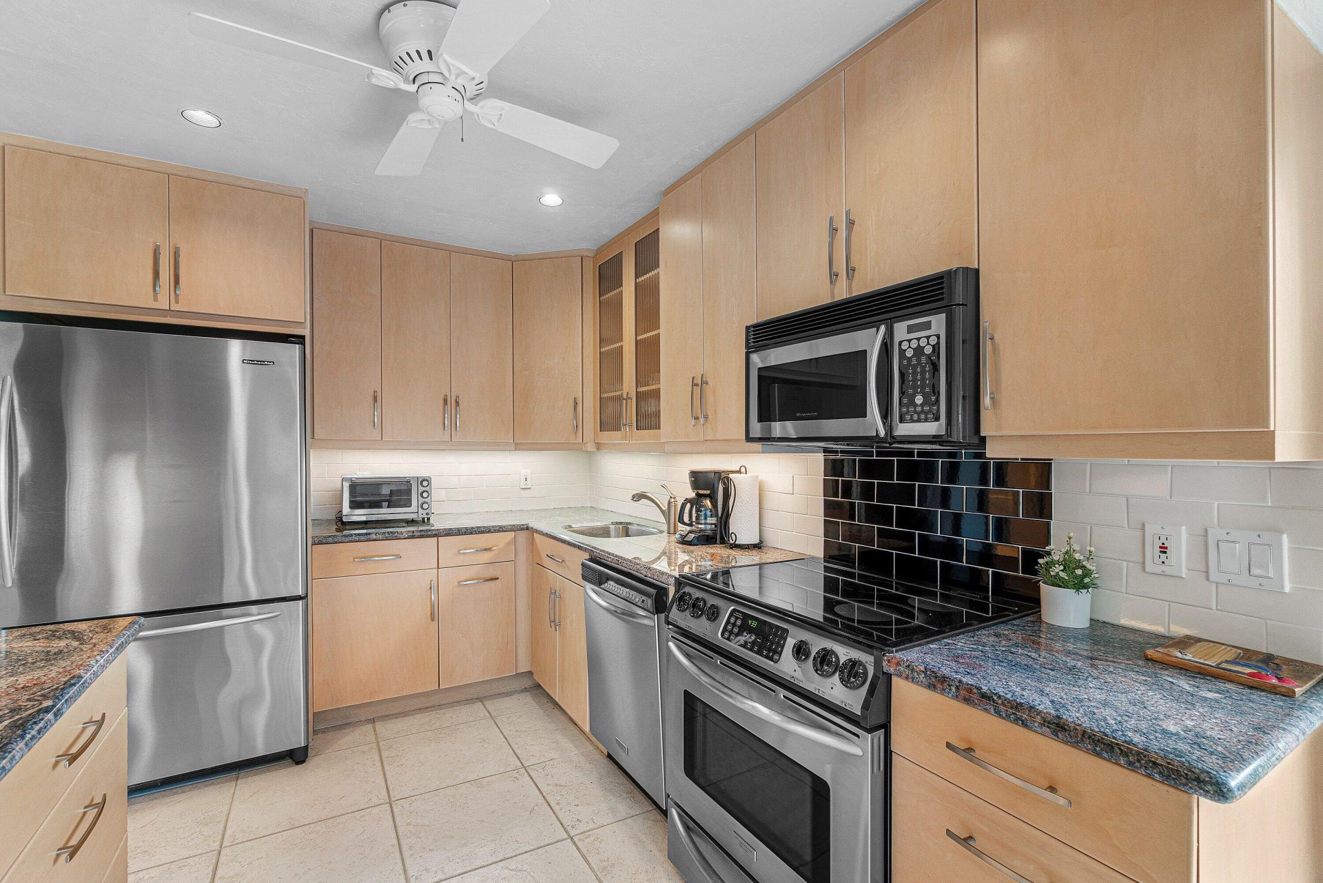 27 Stratford Lane W, Unit D, Boynton Beach, FL 33436 Photo