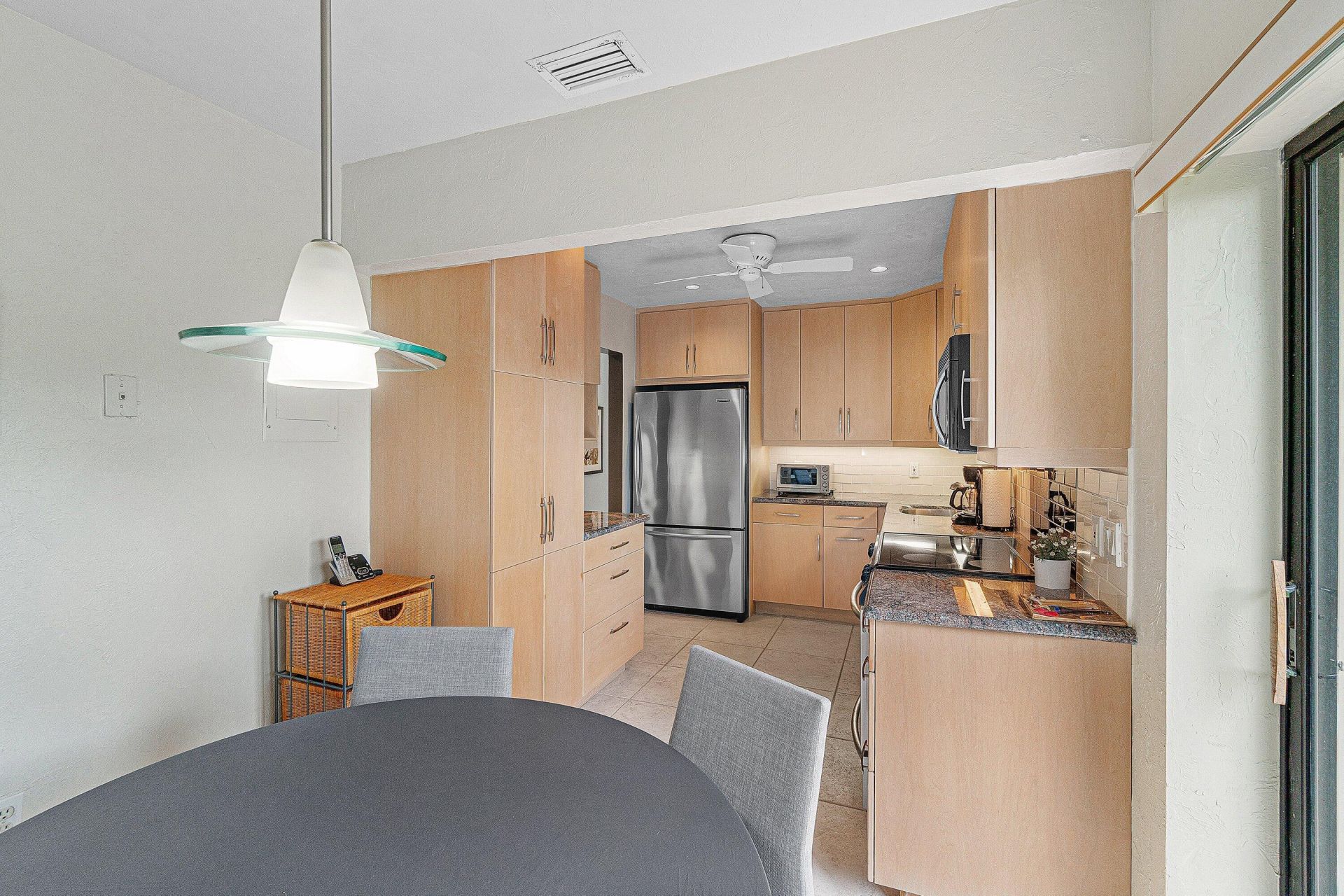 27 Stratford Lane W, Unit D, Boynton Beach, FL 33436 Photo