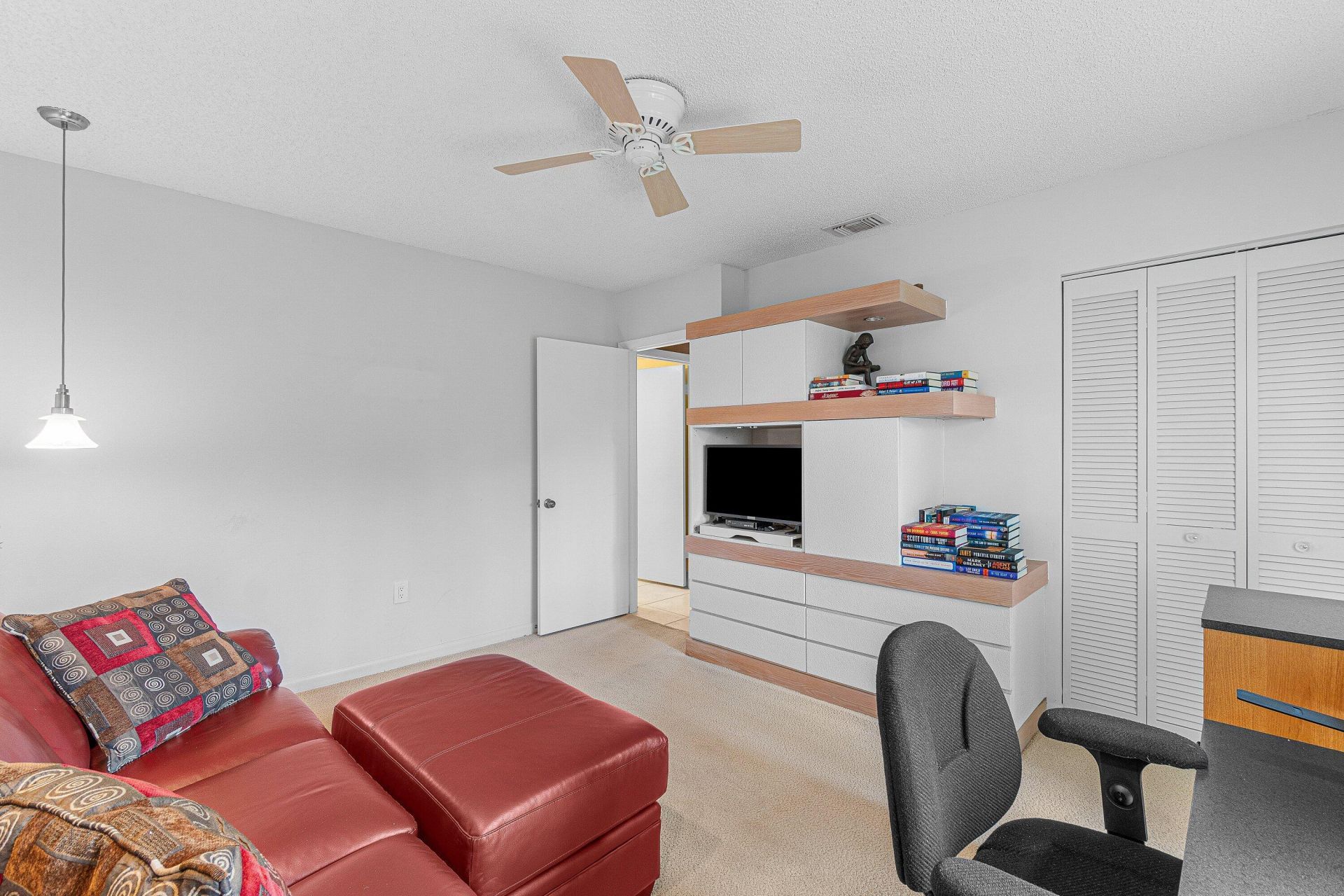 27 Stratford Lane W, Unit D, Boynton Beach, FL 33436 Photo