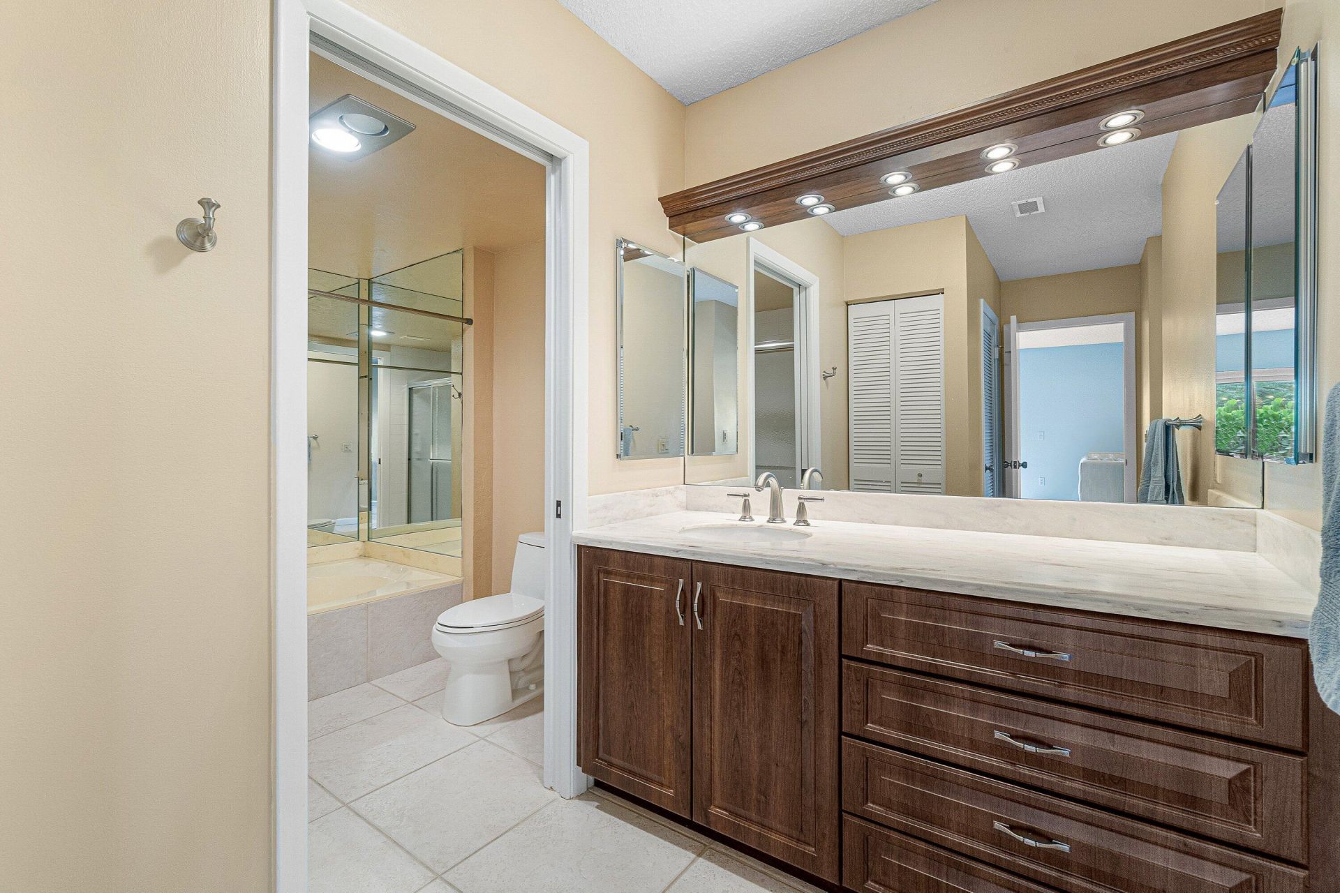 27 Stratford Lane W, Unit D, Boynton Beach, FL 33436 Photo