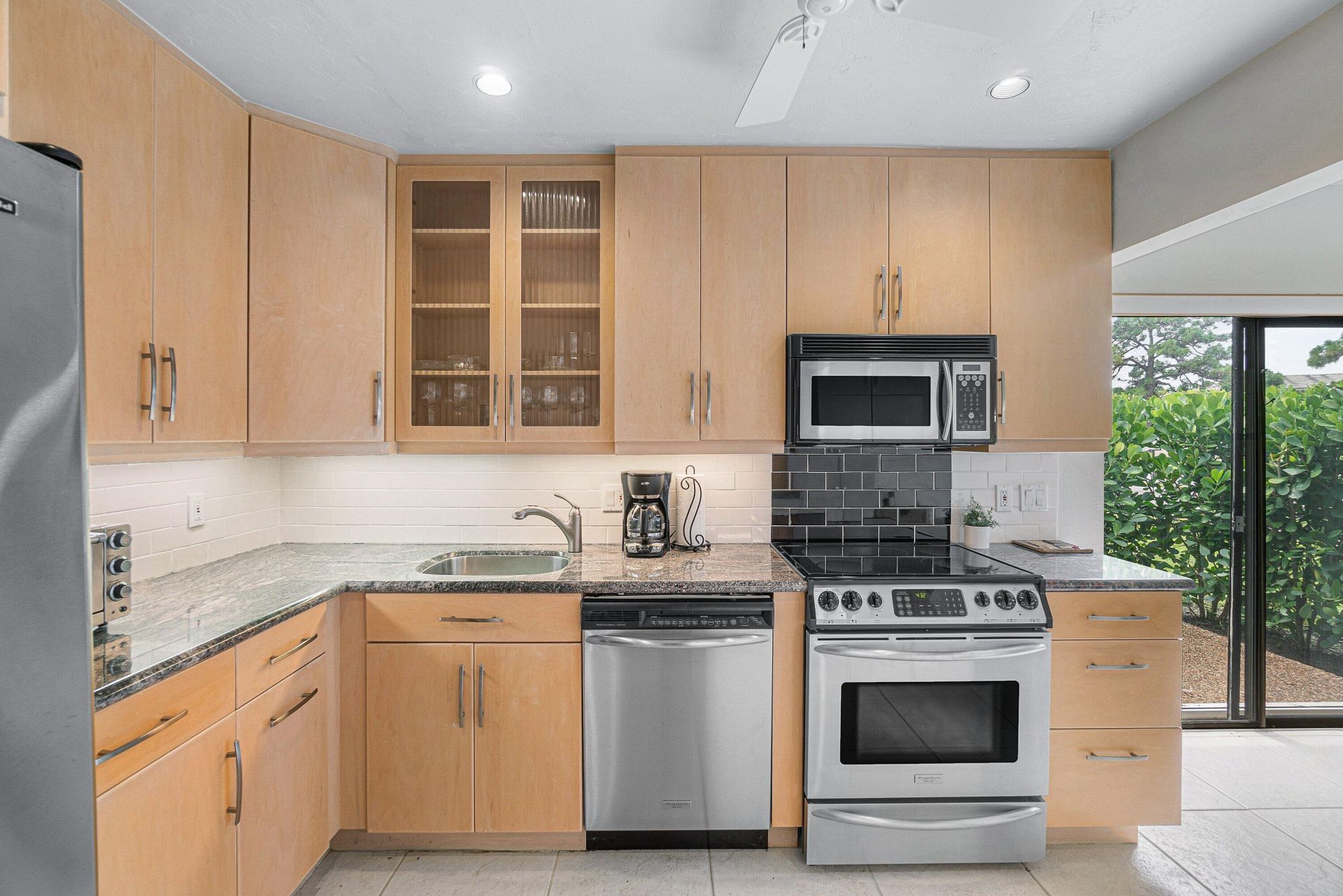27 Stratford Lane W, Unit D, Boynton Beach, FL 33436 Photo