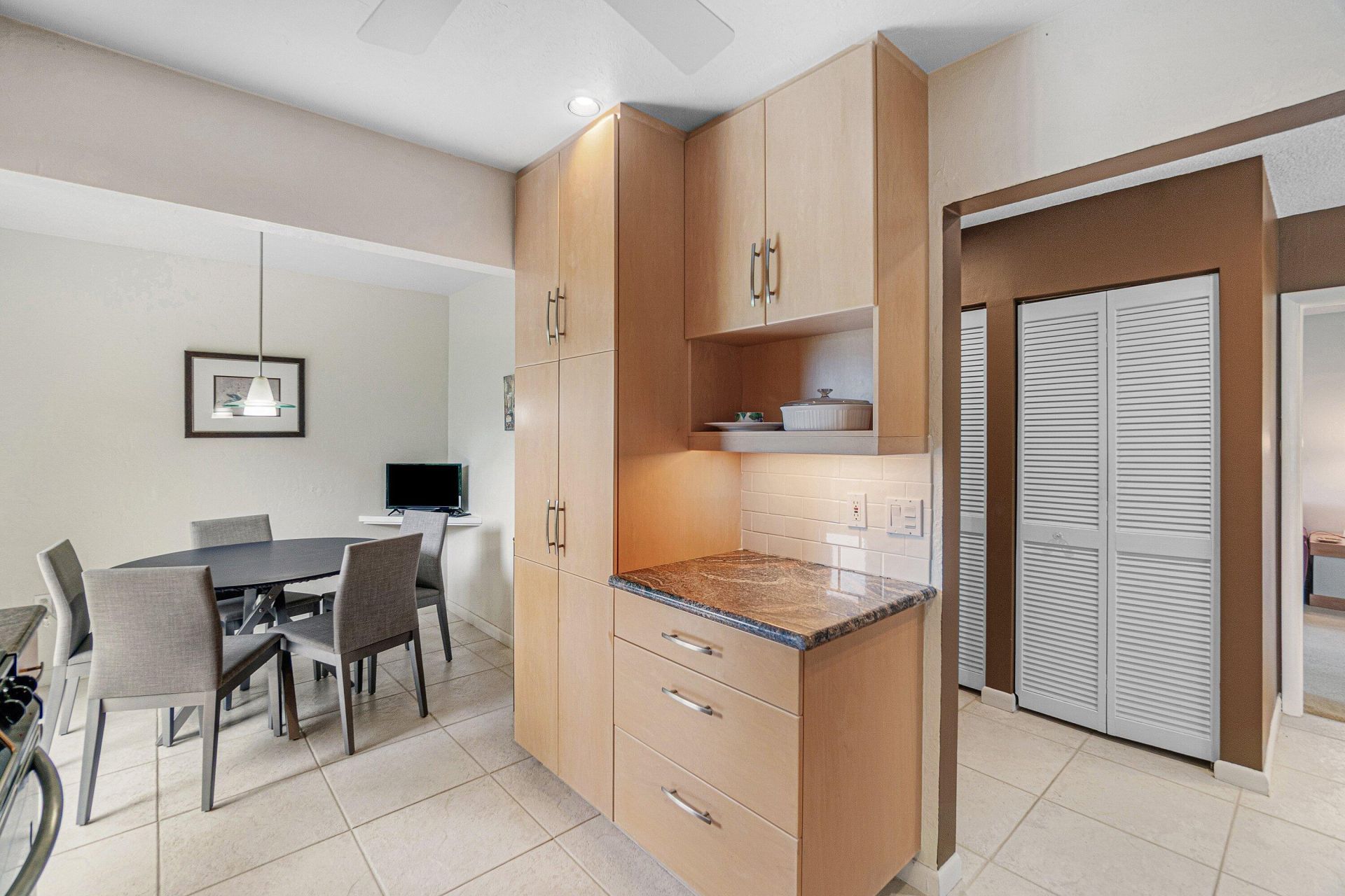 27 Stratford Lane W, Unit D, Boynton Beach, FL 33436 Photo