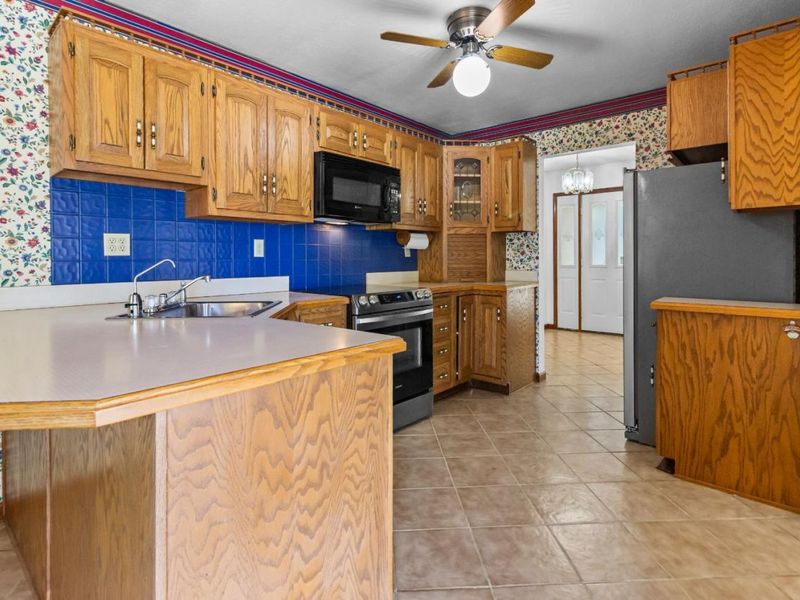 838 Bellaire Drive, Bellevue, OH 44811 Photo 13
