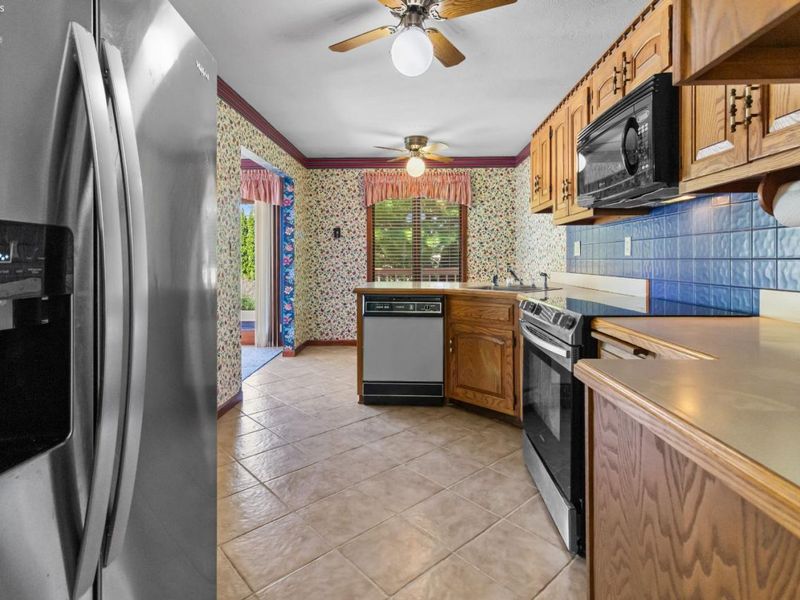 838 Bellaire Drive, Bellevue, OH 44811 Photo 14