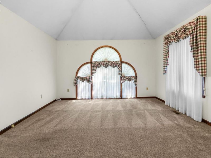 838 Bellaire Drive, Bellevue, OH 44811 Photo 9