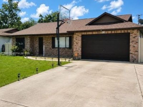619 N Firwood Dr , Deltona, FL 32725