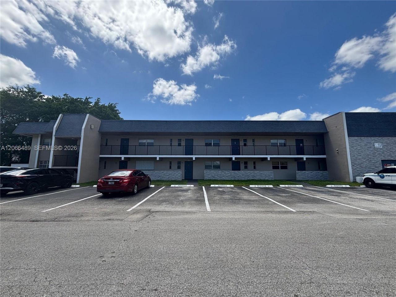 8060 Fairview Dr , Unit 101, Tamarac, FL 33321 Photo