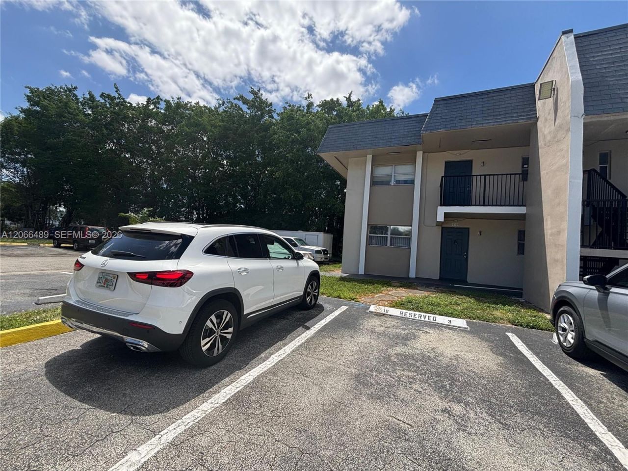 8060 Fairview Dr , Unit 101, Tamarac, FL 33321 Photo