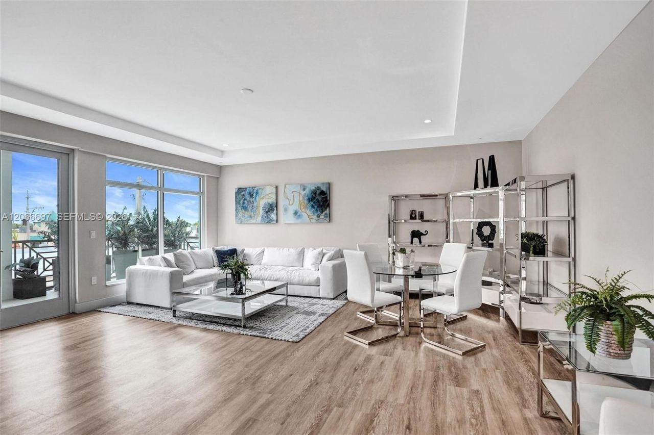 41 SW Seminole St, Unit #3-10, Stuart, FL 34994 Photo