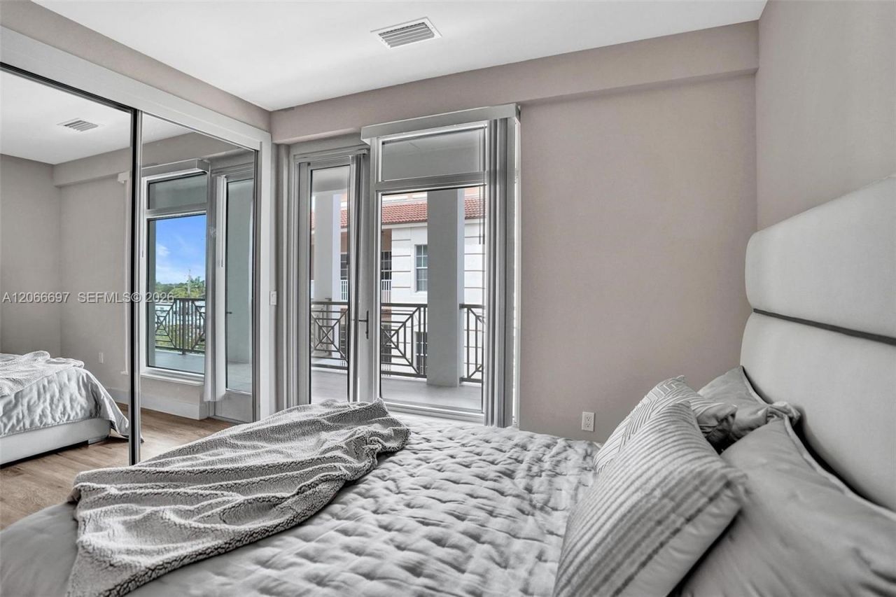 41 SW Seminole St, Unit #3-10, Stuart, FL 34994 Photo