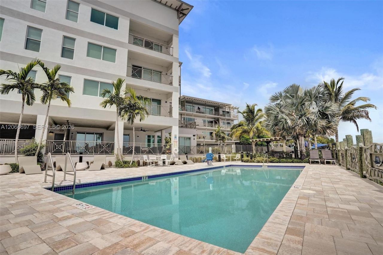 41 SW Seminole St, Unit #3-10, Stuart, FL 34994 Photo