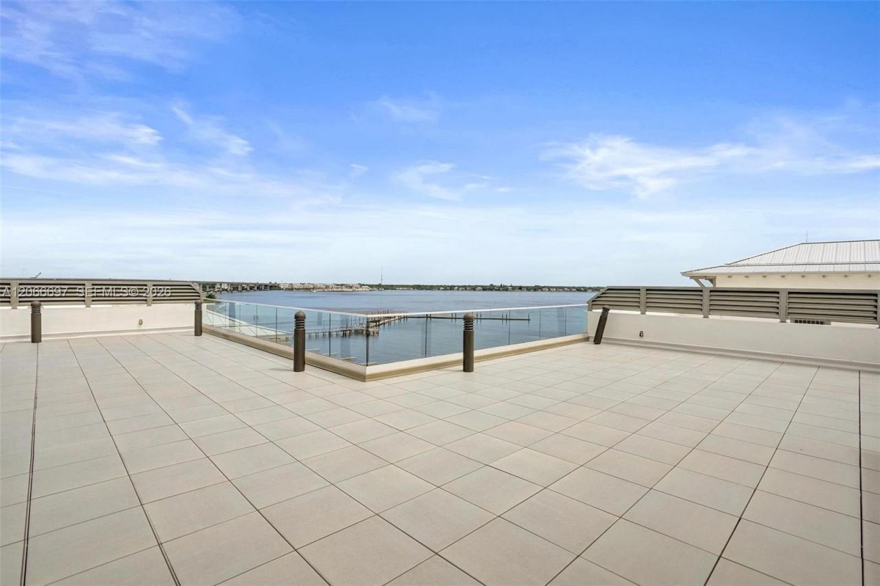 41 SW Seminole St, Unit #3-10, Stuart, FL 34994 Photo