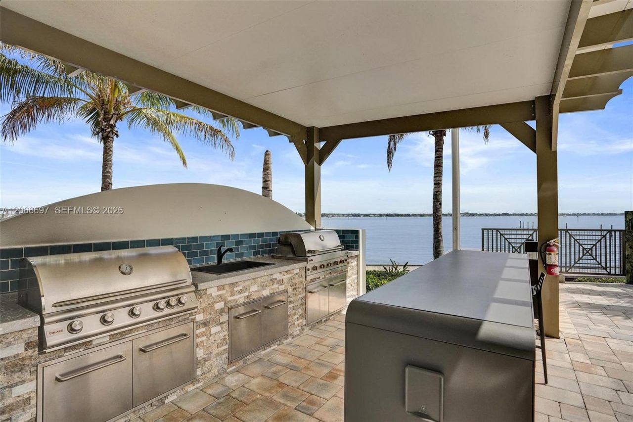 41 SW Seminole St, Unit #3-10, Stuart, FL 34994 Photo
