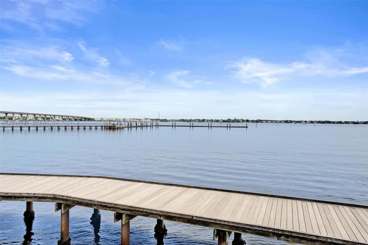 41 SW Seminole St, Unit #3-10, Stuart, FL 34994 Photo