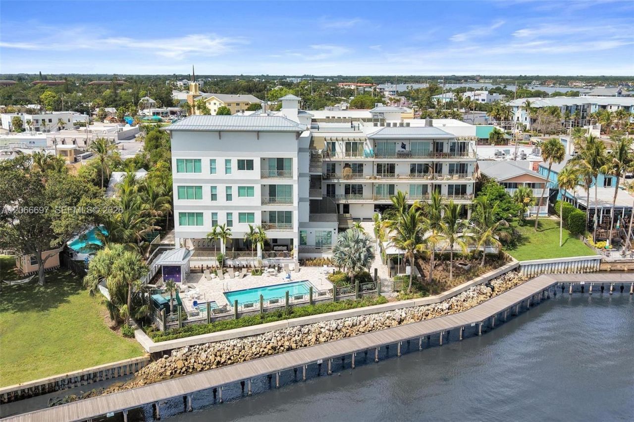 41 SW Seminole St, Unit #3-10, Stuart, FL 34994 Photo