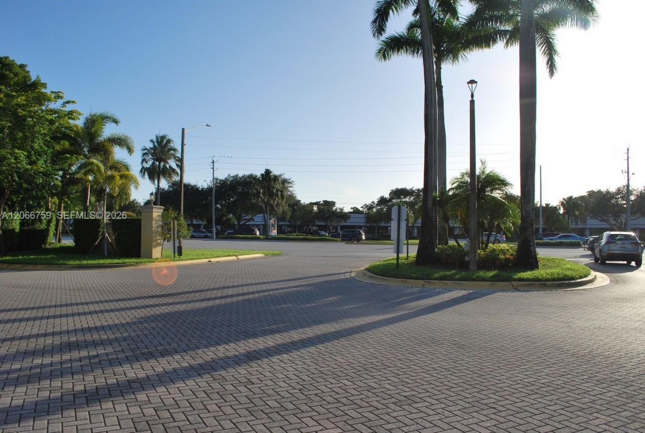 2640 S University Dr, Unit 118, Davie, FL 33328 Photo