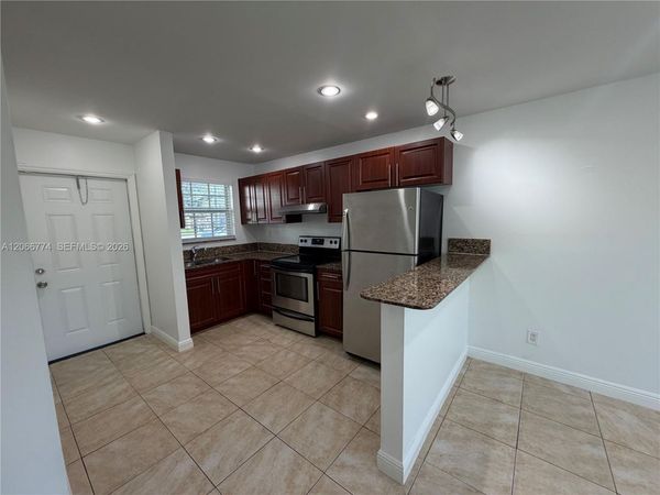 5621 SW 36th Ct , Unit 105, Davie, FL 33314