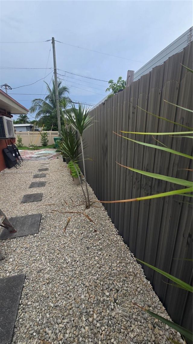 1161 NE 111th St, Unit 1, Miami, FL 33161 Photo