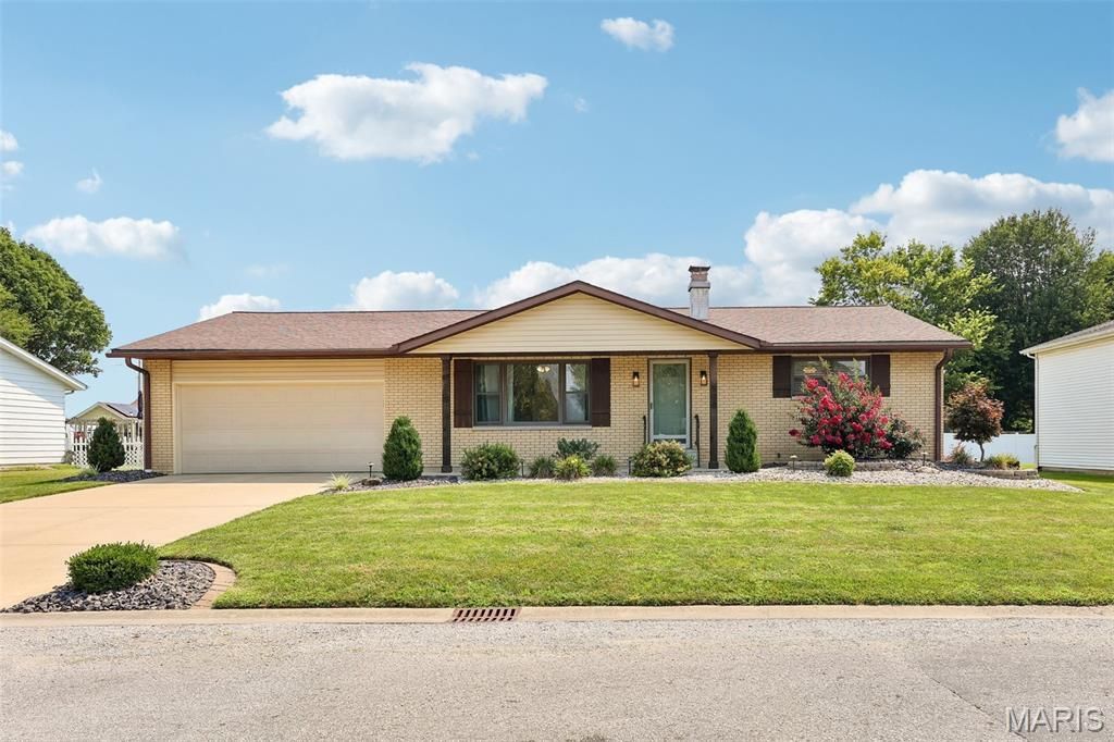 600 Roland Avenue, New Baden, IL 62265 Main Photo