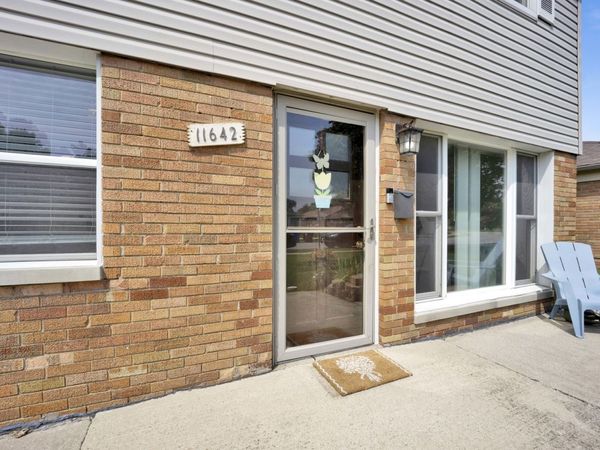 11642 S Meadow Lane Drive, Merrionette Park, IL 60803