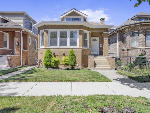 8526 S Euclid Avenue , Chicago, IL 60617