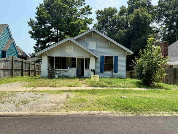 720 W Emerson Street , Paragould, AR 72450