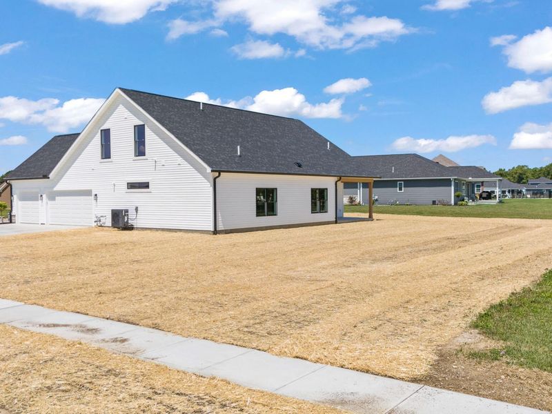 2691 Pleasant View Drive, Troy, OH 45373 Photo 4