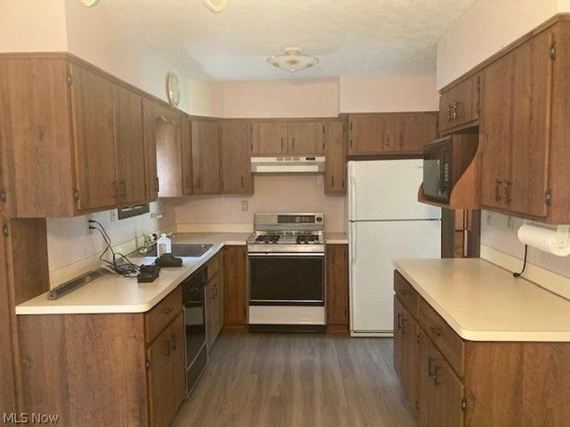 23031 Drake Road, Oakwood Village, OH 44146 Photo 2