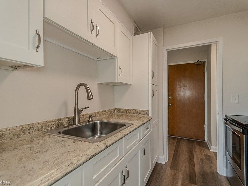 11850 Edgewater Drive, Unit 1002, Lakewood, OH 44107 Photo 13