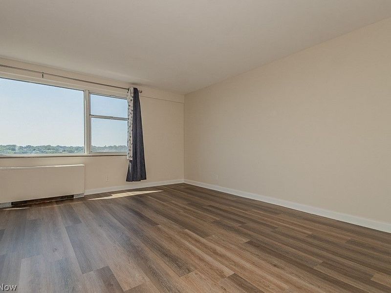 11850 Edgewater Drive, Unit 1002, Lakewood, OH 44107 Photo 7