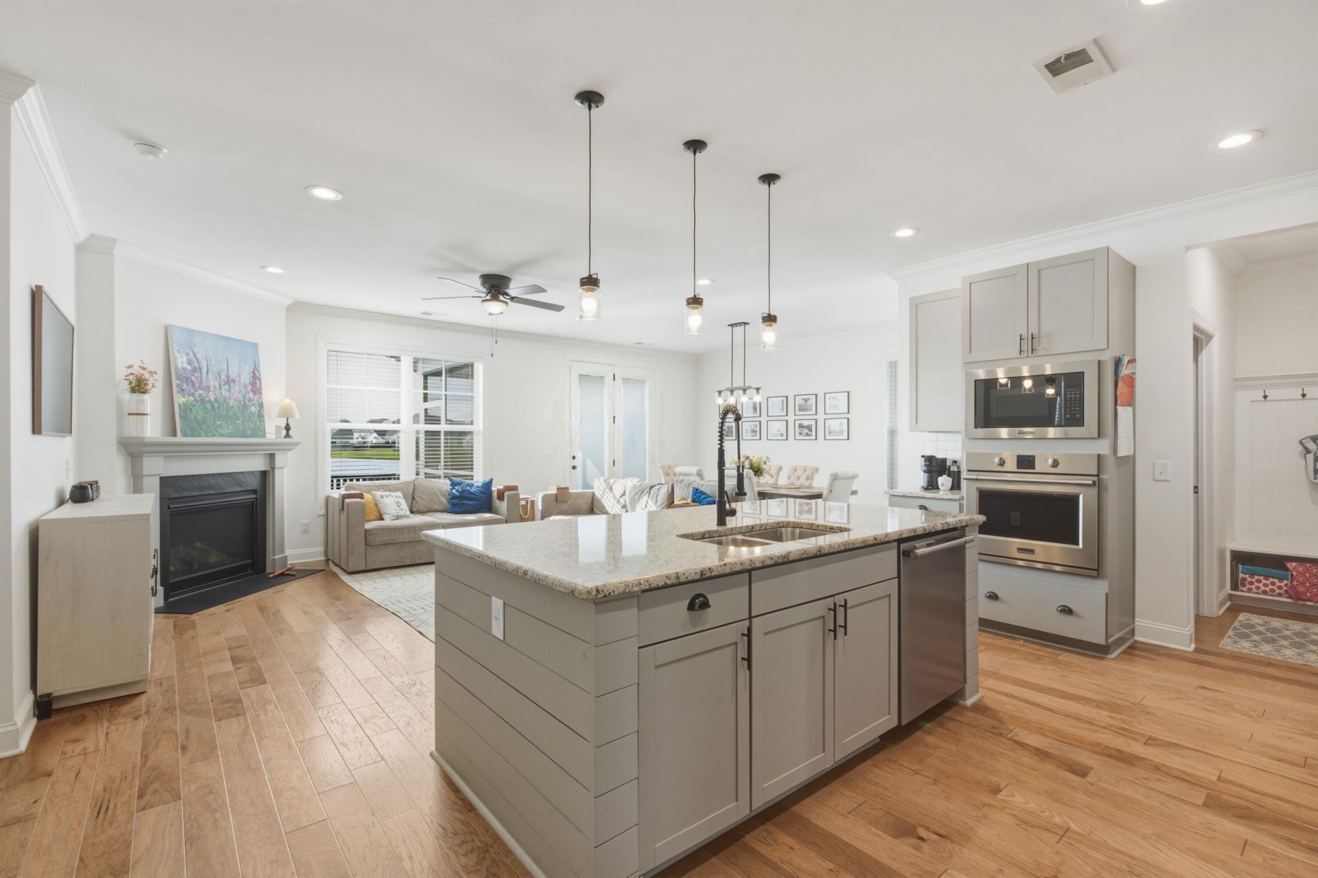 135 Whaler Avenue Photo 6