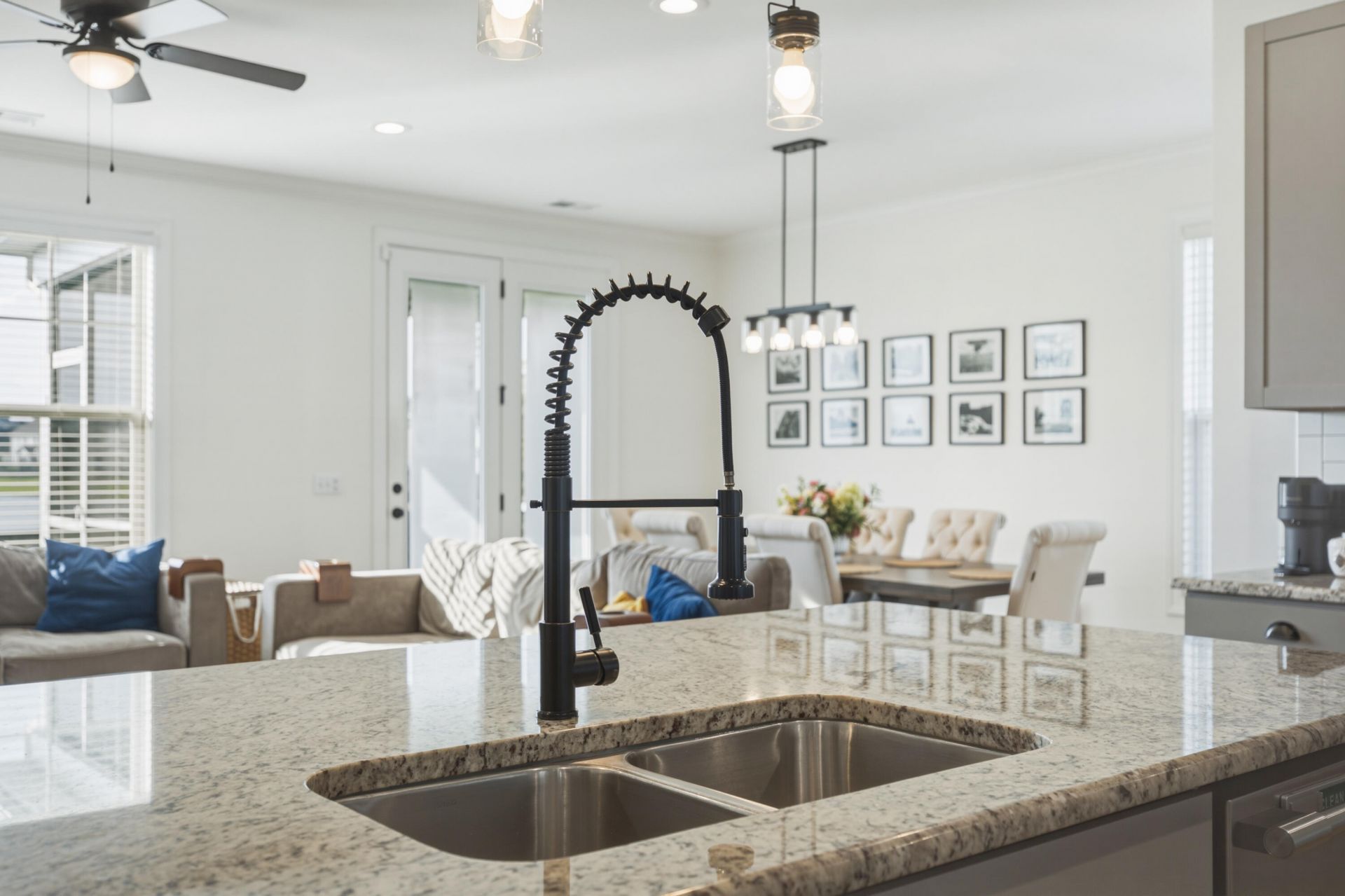 135 Whaler Avenue Photo 8