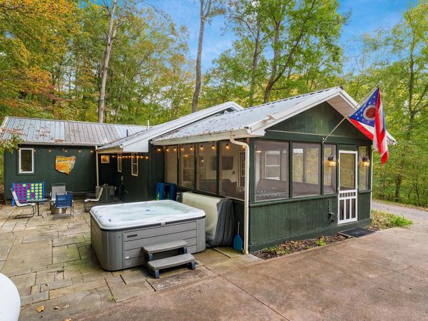 19936 Grin Hollow , Laurelville, OH 43135
