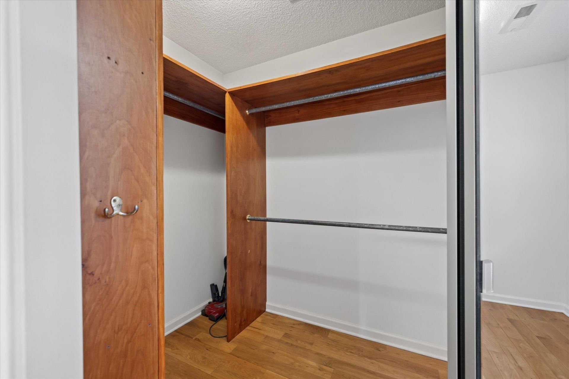 5271 Prices Bridge Lane Photo 21